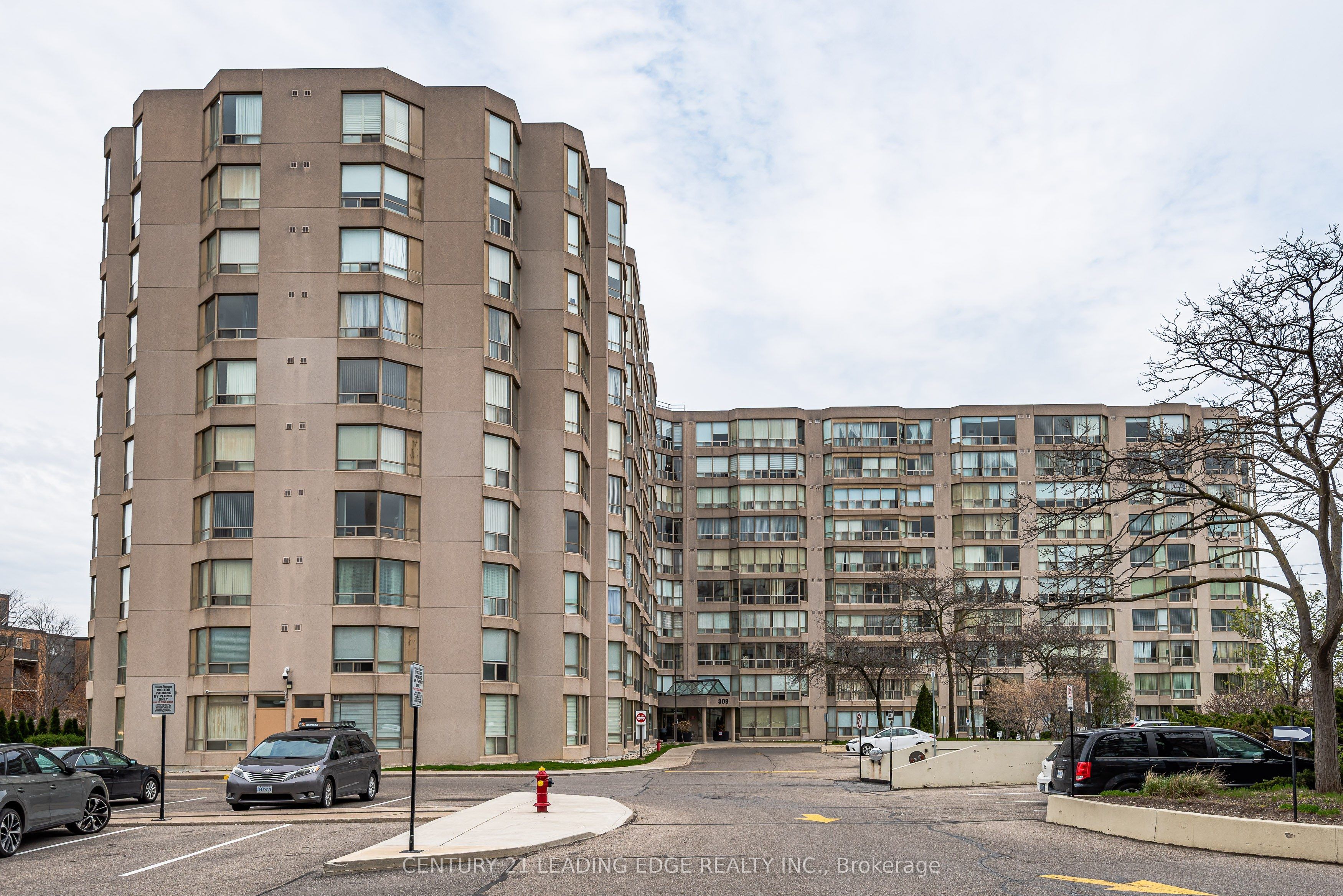 309 Major Mackenzie Drive E 411