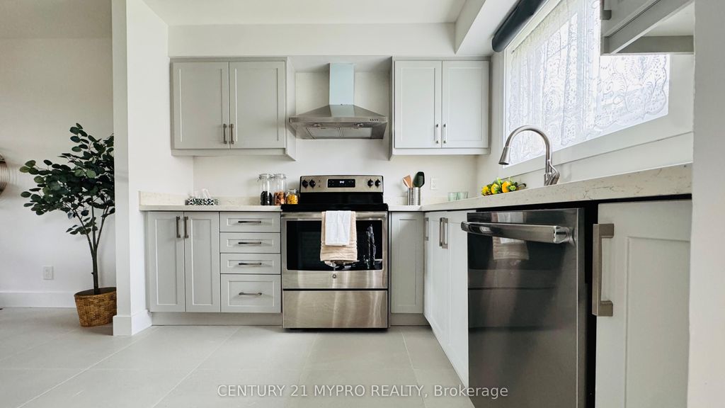 Photo of 67 godstone Road #121, Toronto, ON M2J 3C8 (MLS # C12983506)