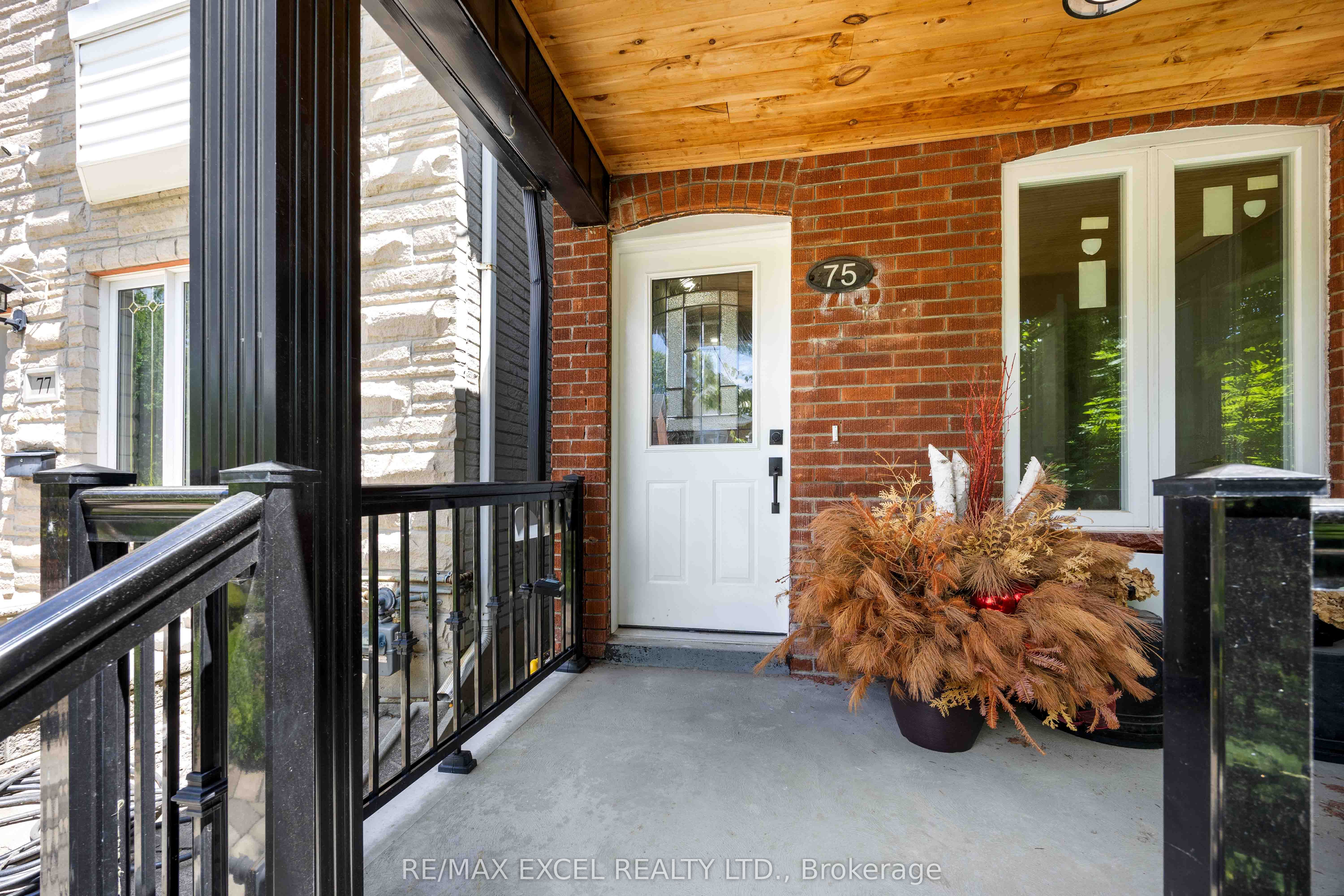 75 Harvie Avenue