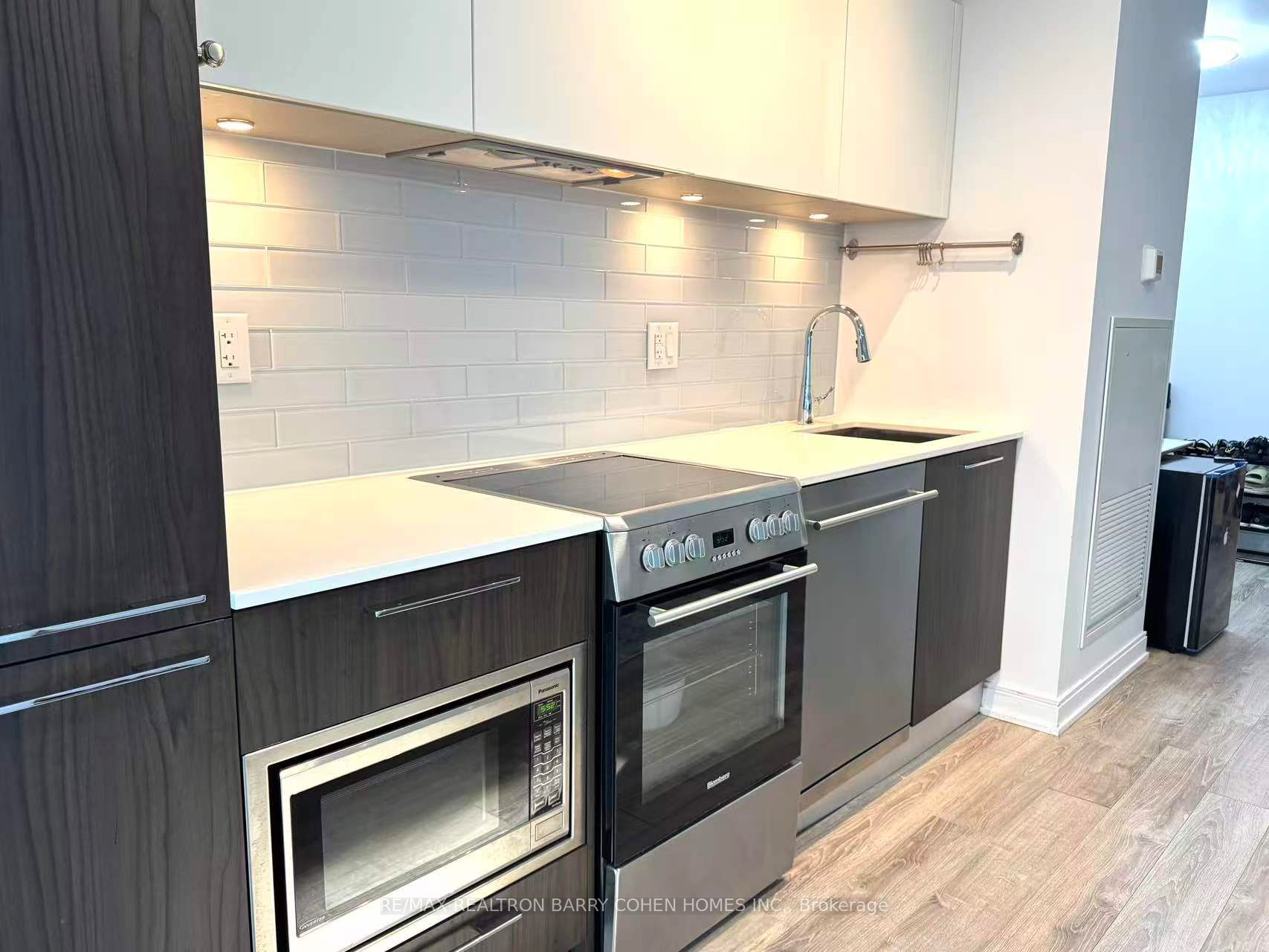 50 Charles Street E 3407