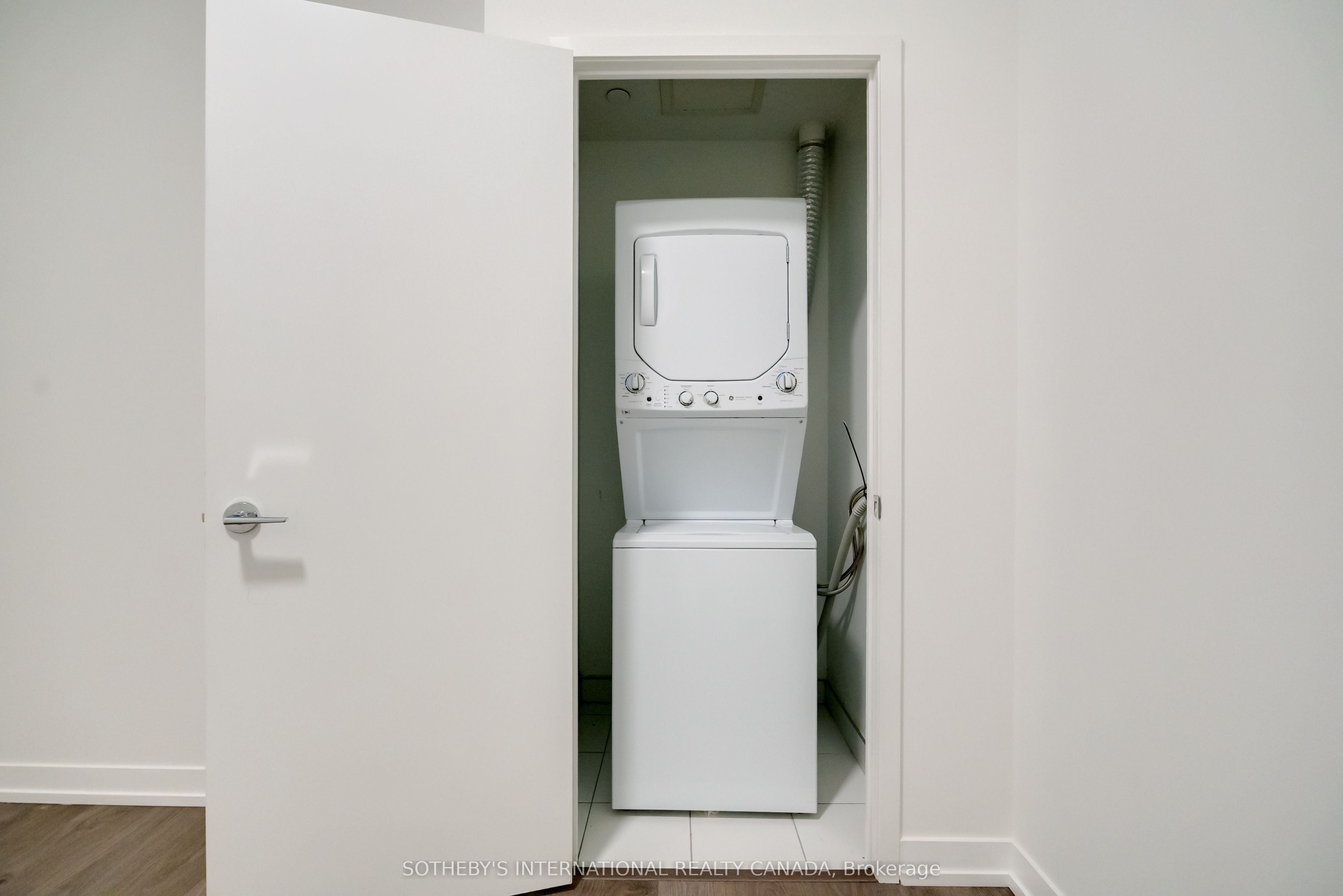 270 Dufferin Street 1011