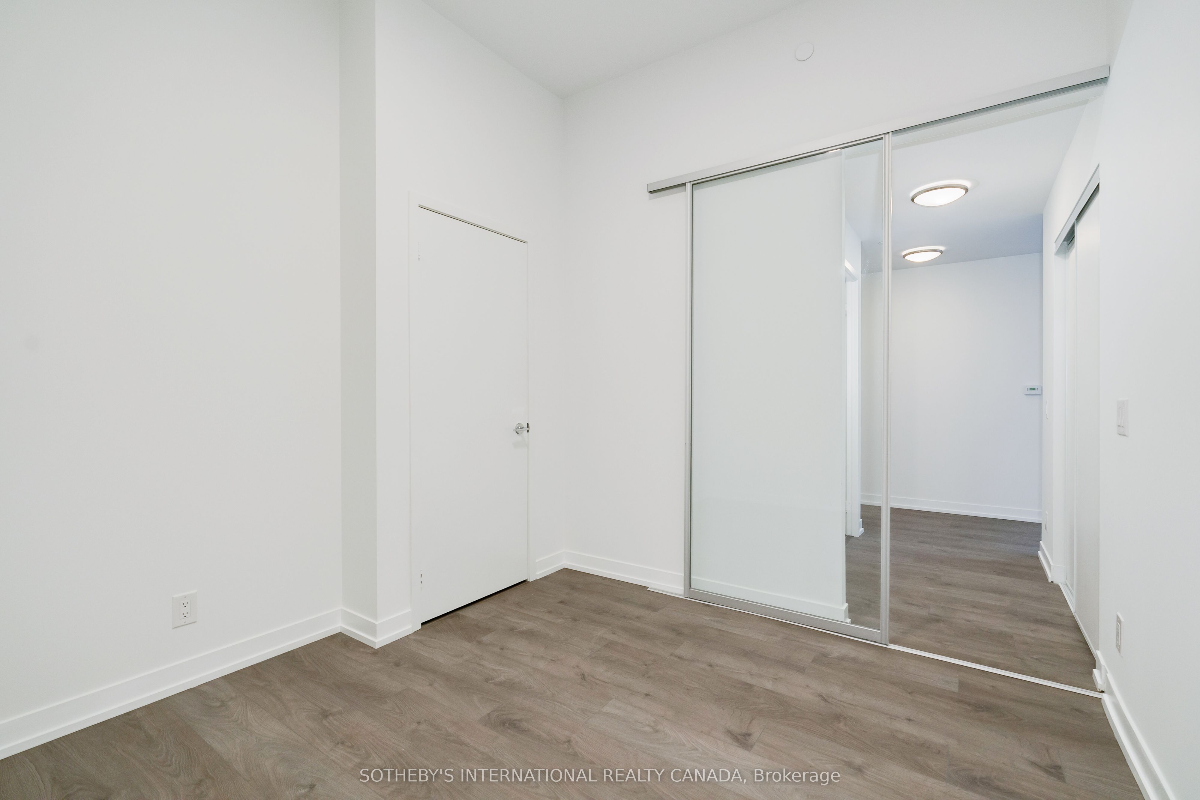 270 Dufferin Street 1011