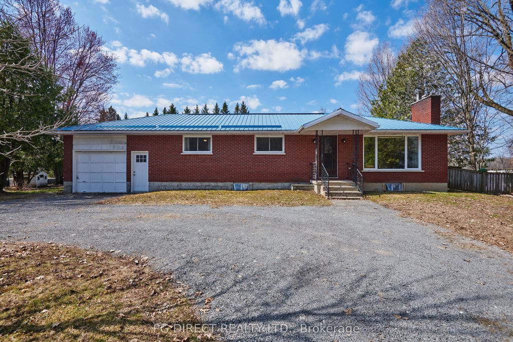 Photo of 319 Nieman Drive, McNab/Braeside, ON K7S 3G8 (MLS # X13047290)