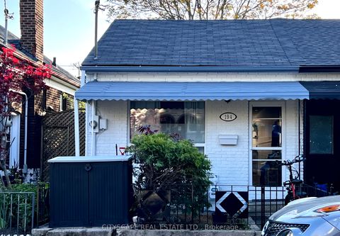 194 Manning Avenue Toronto ON M6J 2K5