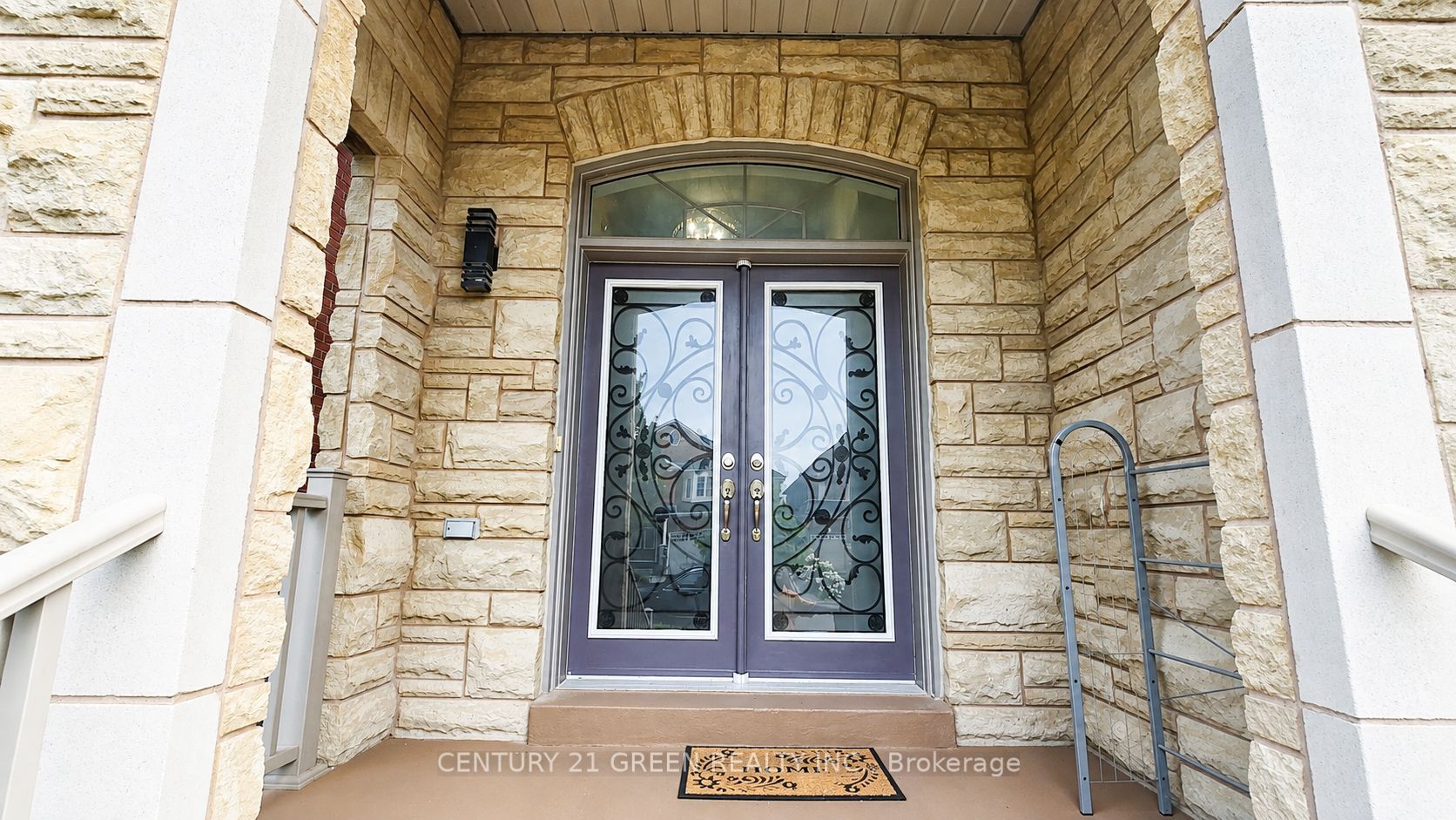61 Magdalan Crescent