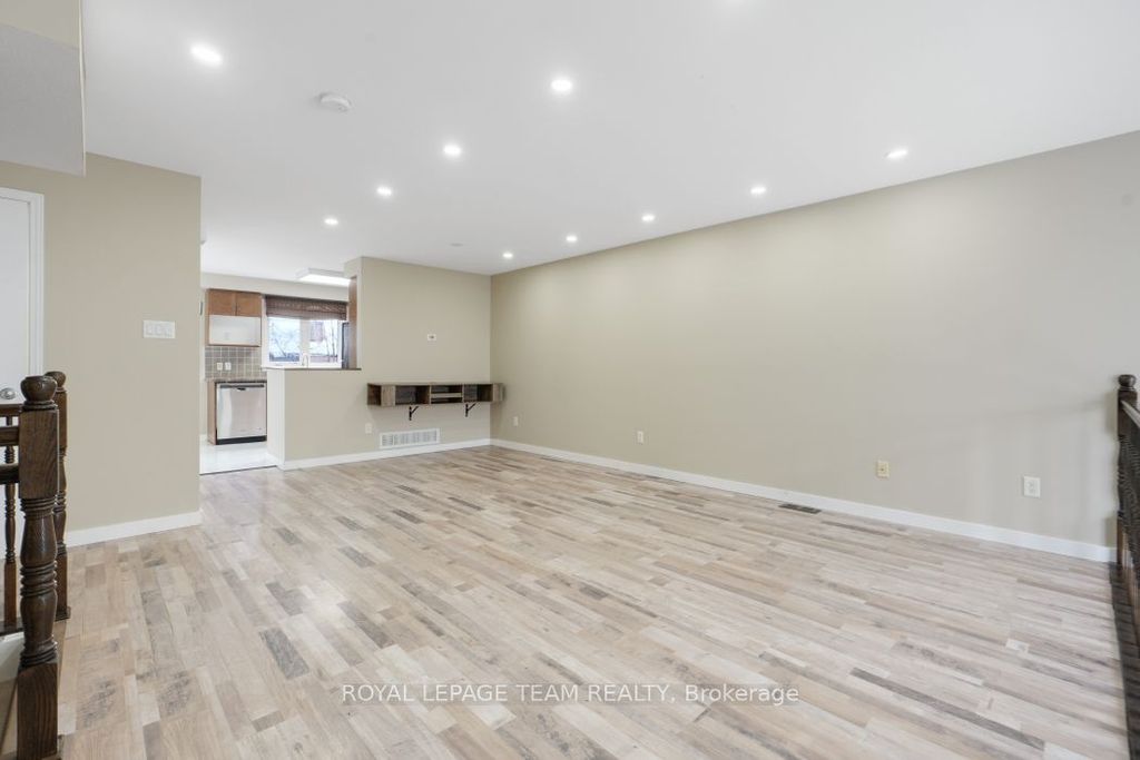 Photo of 1512 Walkley Road #136, Hunt Club - South Keys and Area, ON K1V 2G5 (MLS # X13105484)