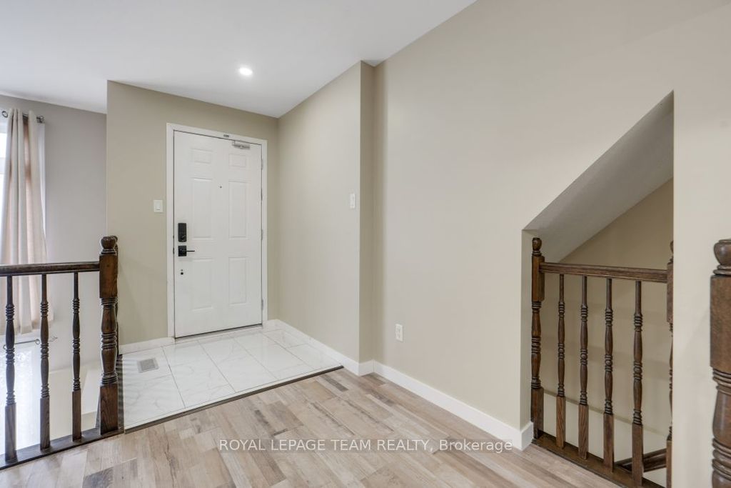 Photo of 1512 Walkley Road #136, Hunt Club - South Keys and Area, ON K1V 2G5 (MLS # X13105484)