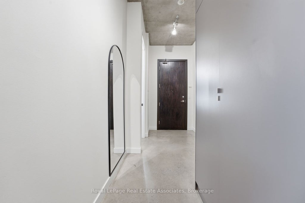 Photo of 19 Brant Street #204, Toronto, ON M5V 2L2 (MLS # C13823168)