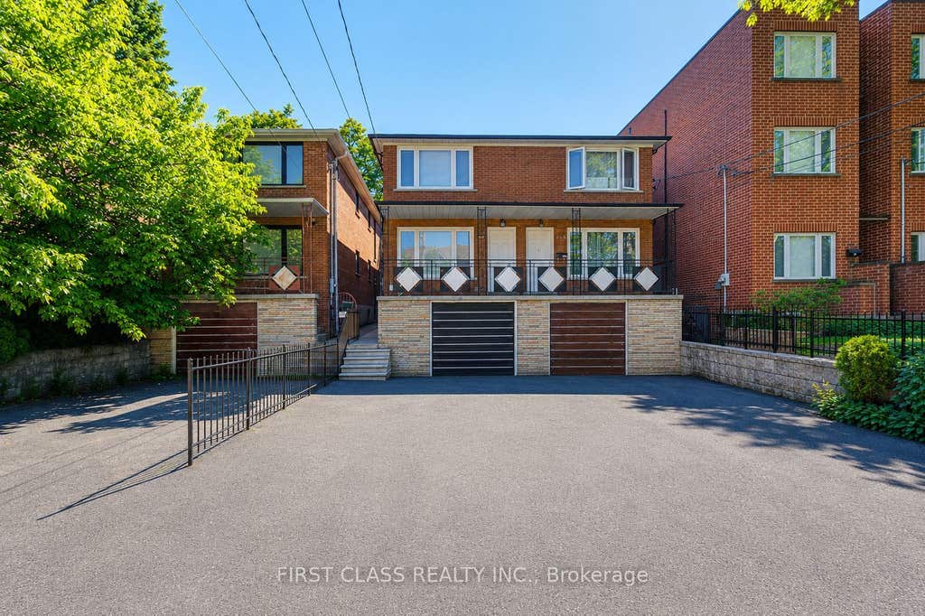 Photo of 427 Leslie Street, Toronto, ON M4M 3E3 (MLS # E13472648)