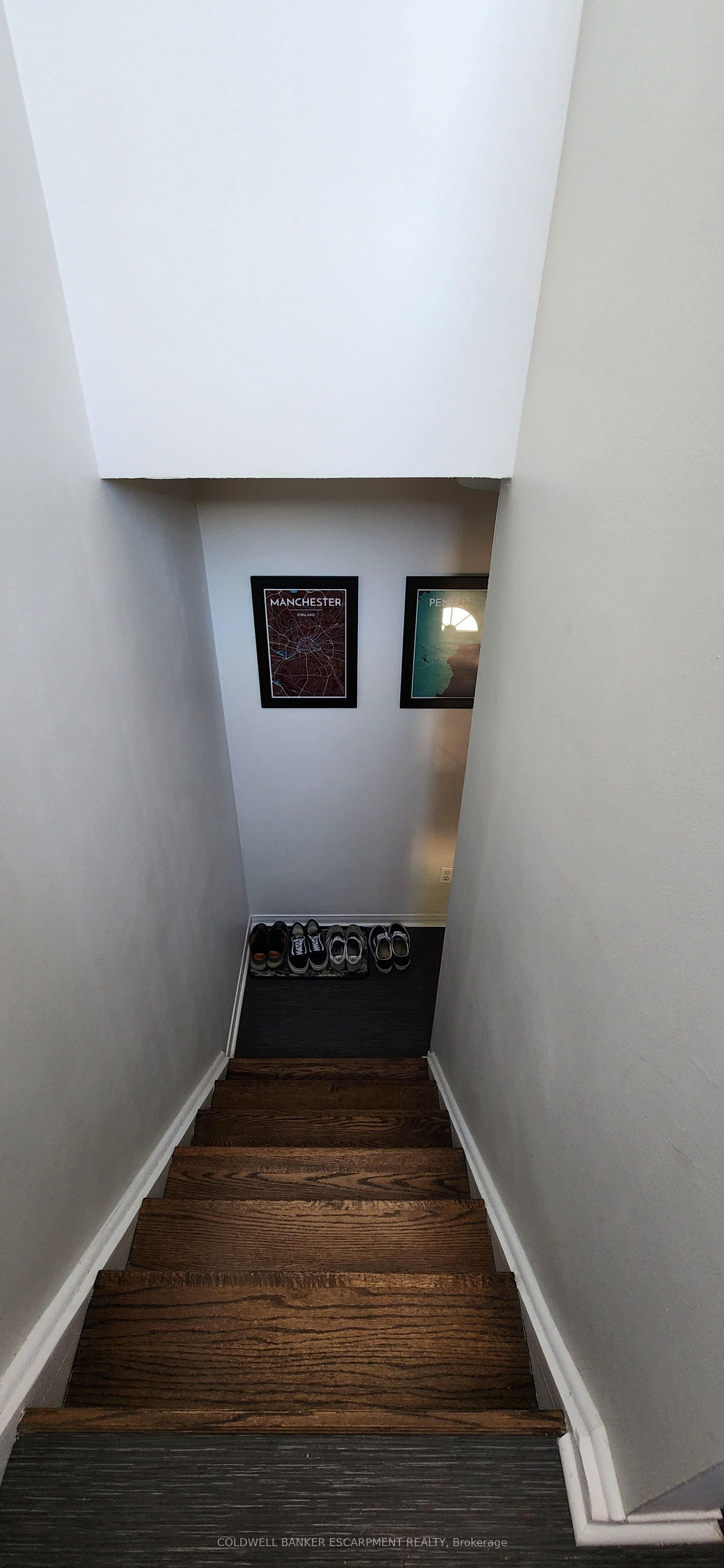 6A Robert Lane