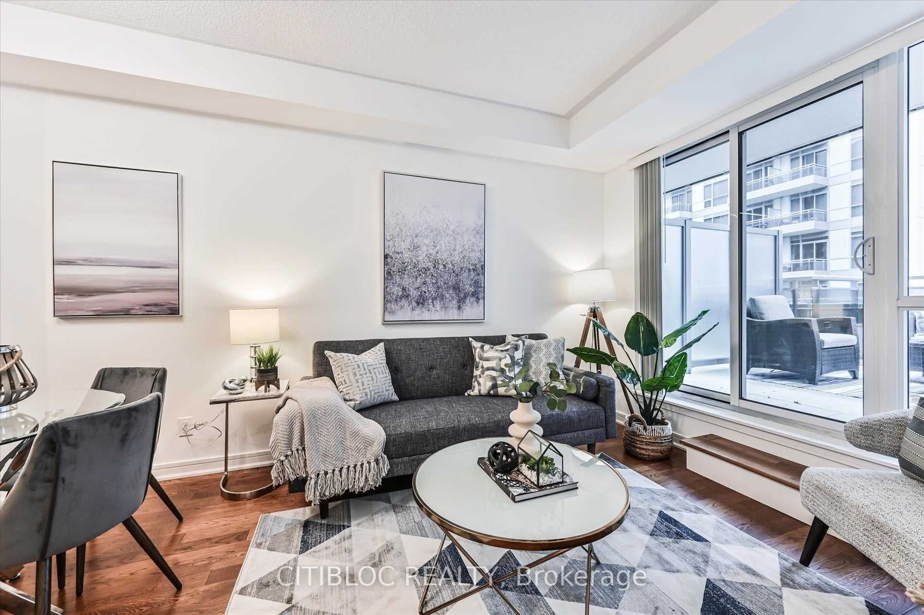 9199 Yonge Street N 706