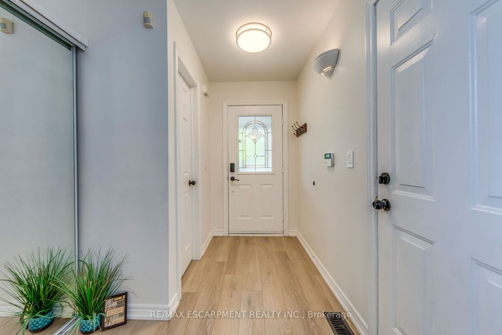 Photo of 2871 Darien Road #35, Burlington, ON L7M 4R6 (MLS # W13124342)