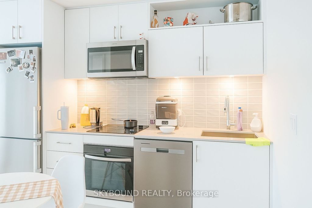 Photo of 70 Princess Street #2411, Toronto, ON M5A 0X6 (MLS # C12518914)