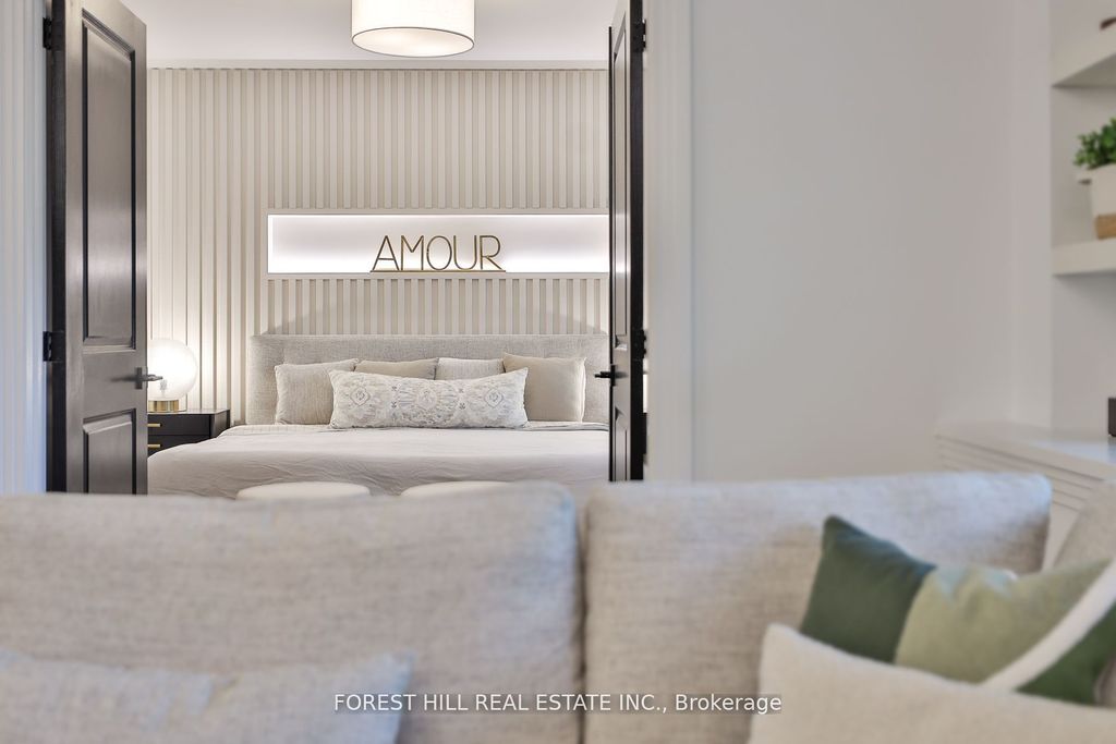 Photo of 1 Benvenuto Place #129, Toronto, ON M4V 2L1 (MLS # C12536840)