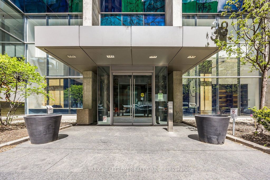 Photo of 38 Grenville Street #707, Toronto, ON M4Y 1A5 (MLS # C12372894)