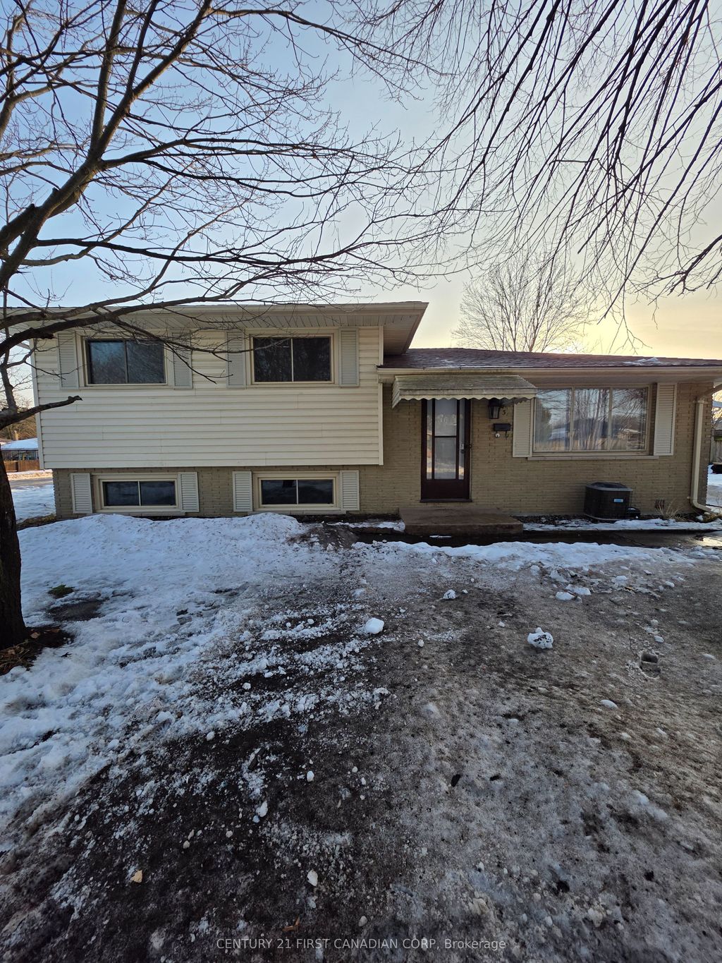 Photo of 93 Cayuga Crescent, London East, ON N5V 2W8 (MLS # X12650254)
