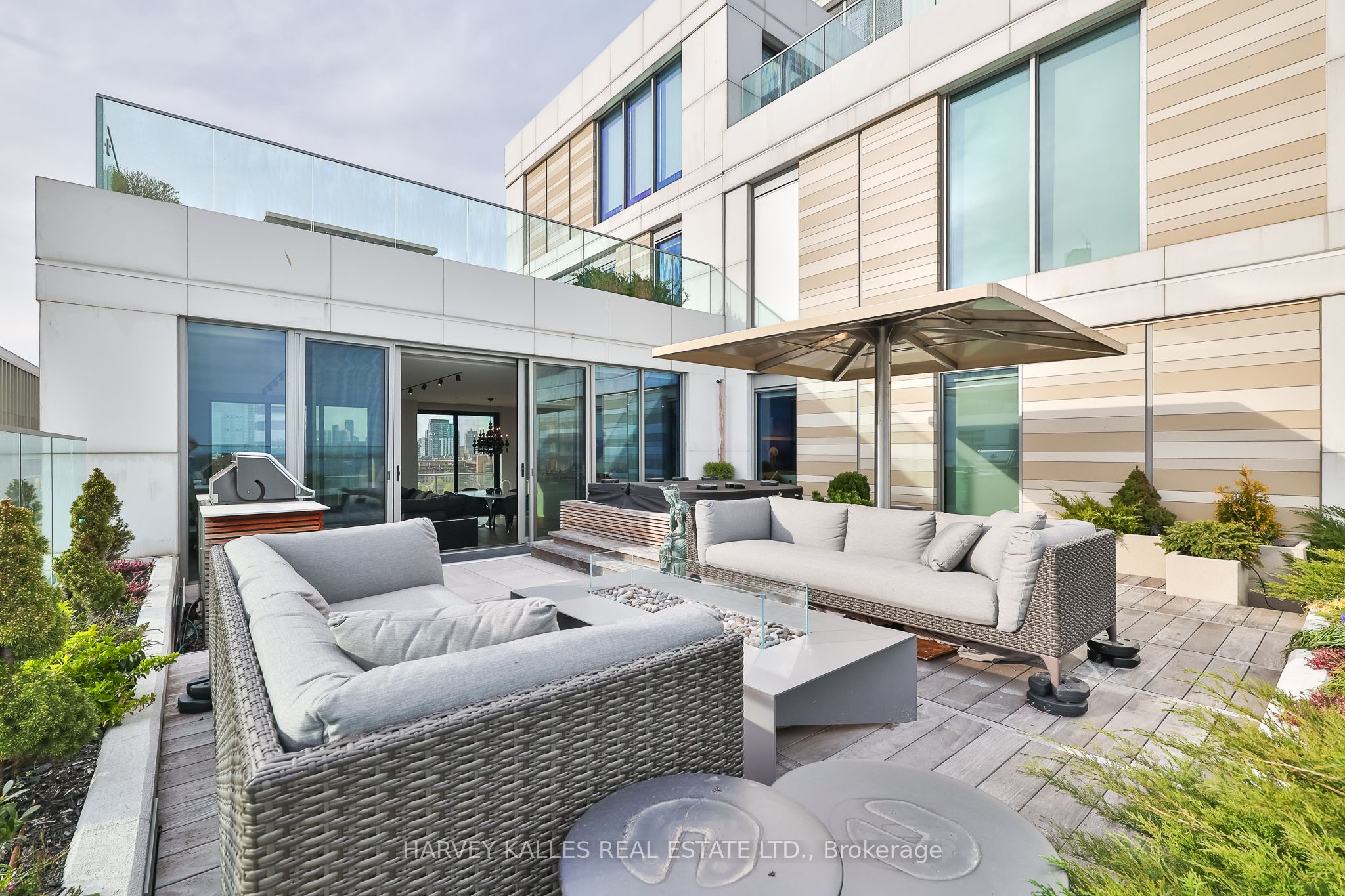 118 Merchants' Wharf N/A 1012