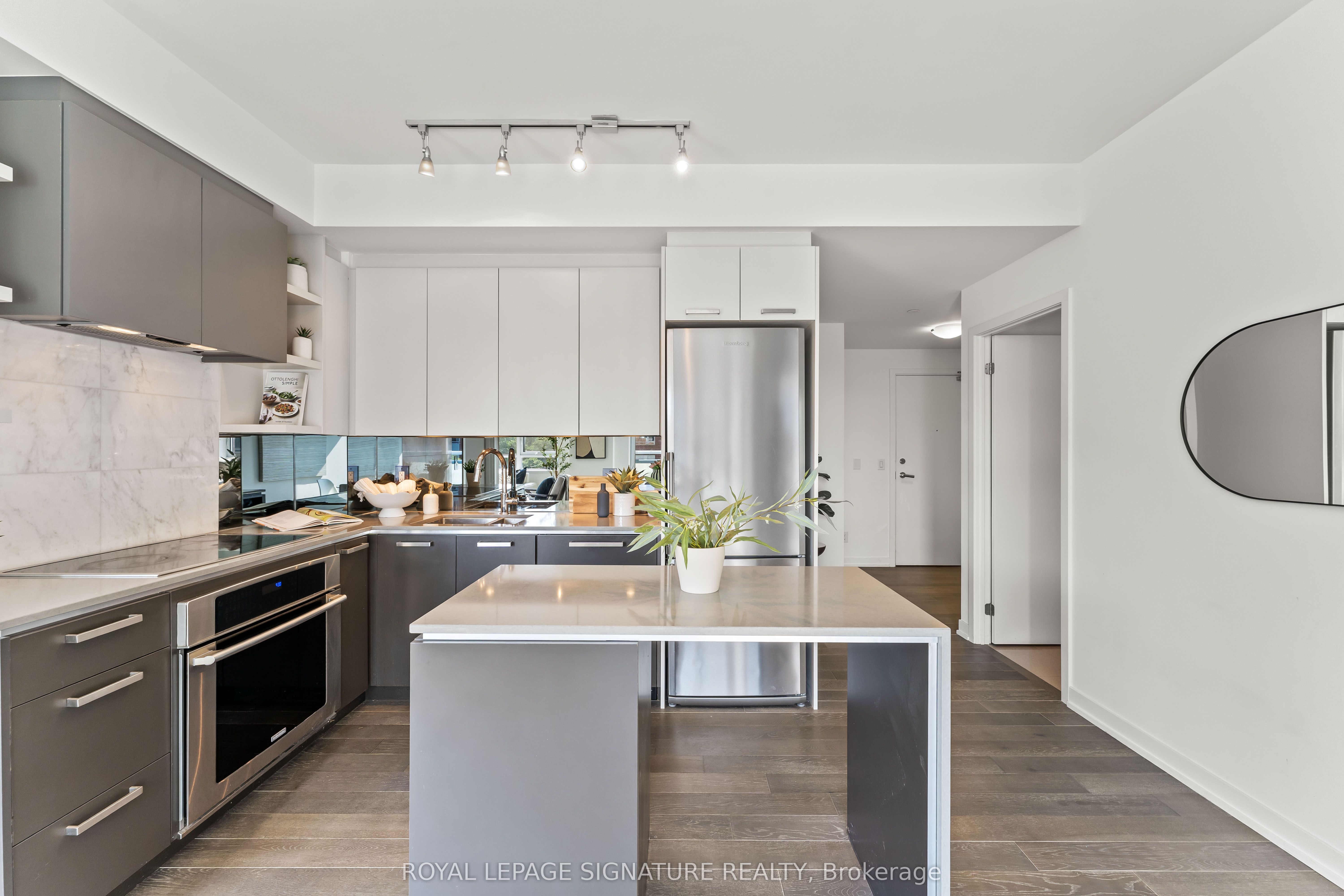 1830 Bloor Street W 525