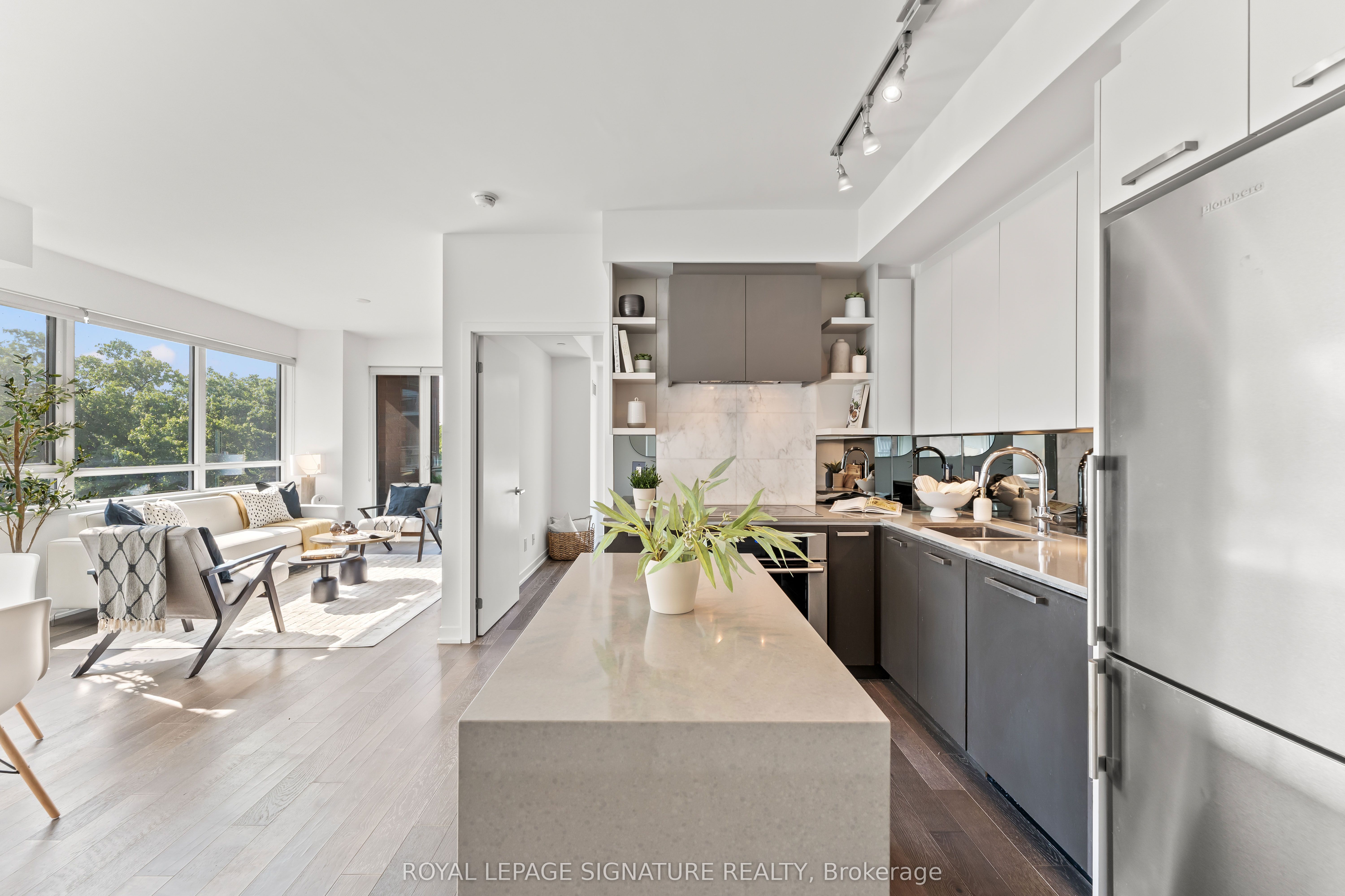 1830 Bloor Street W 525