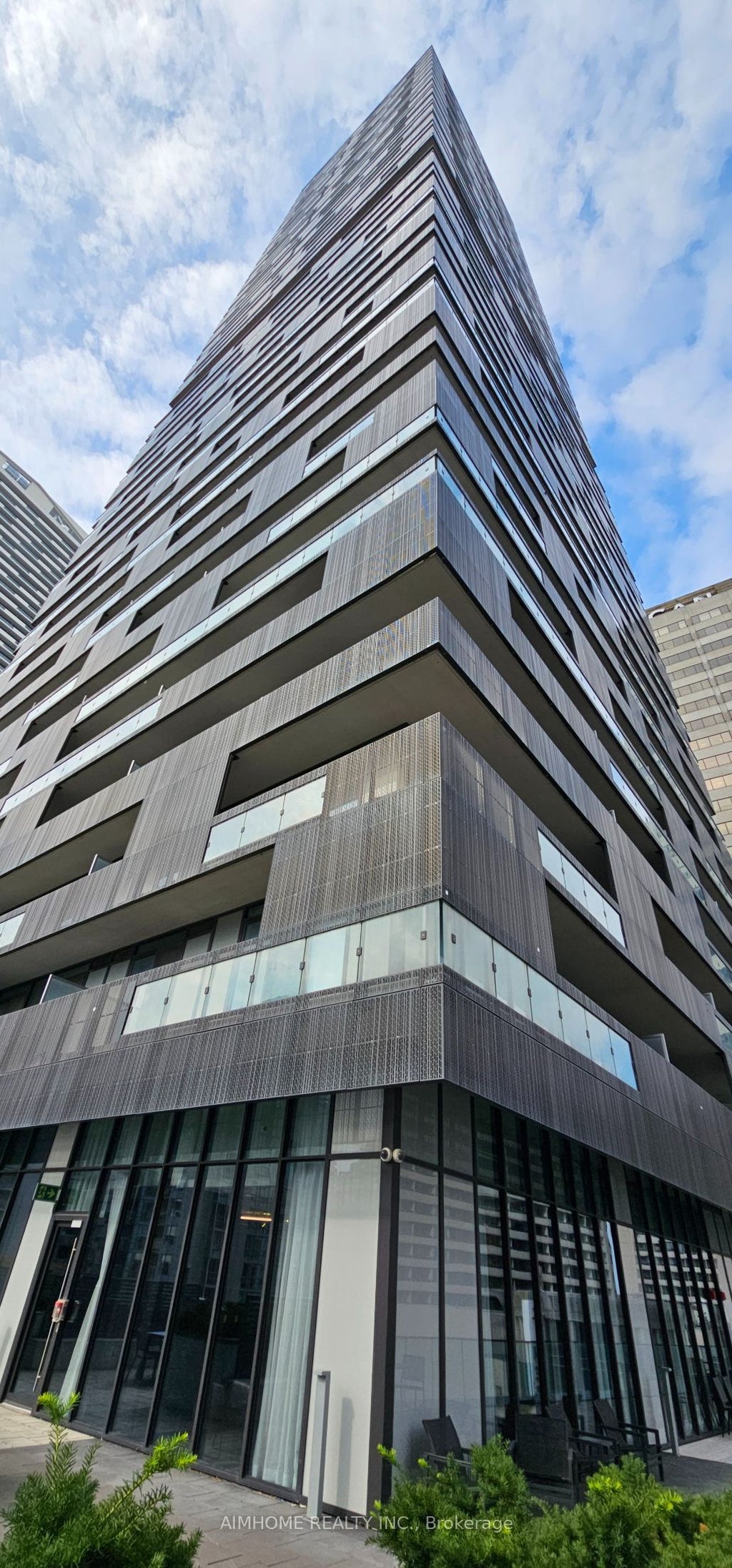 Photo of 8 Eglinton Avenue E #1711, Toronto, ON M4P 0C1 (MLS # C13628836)