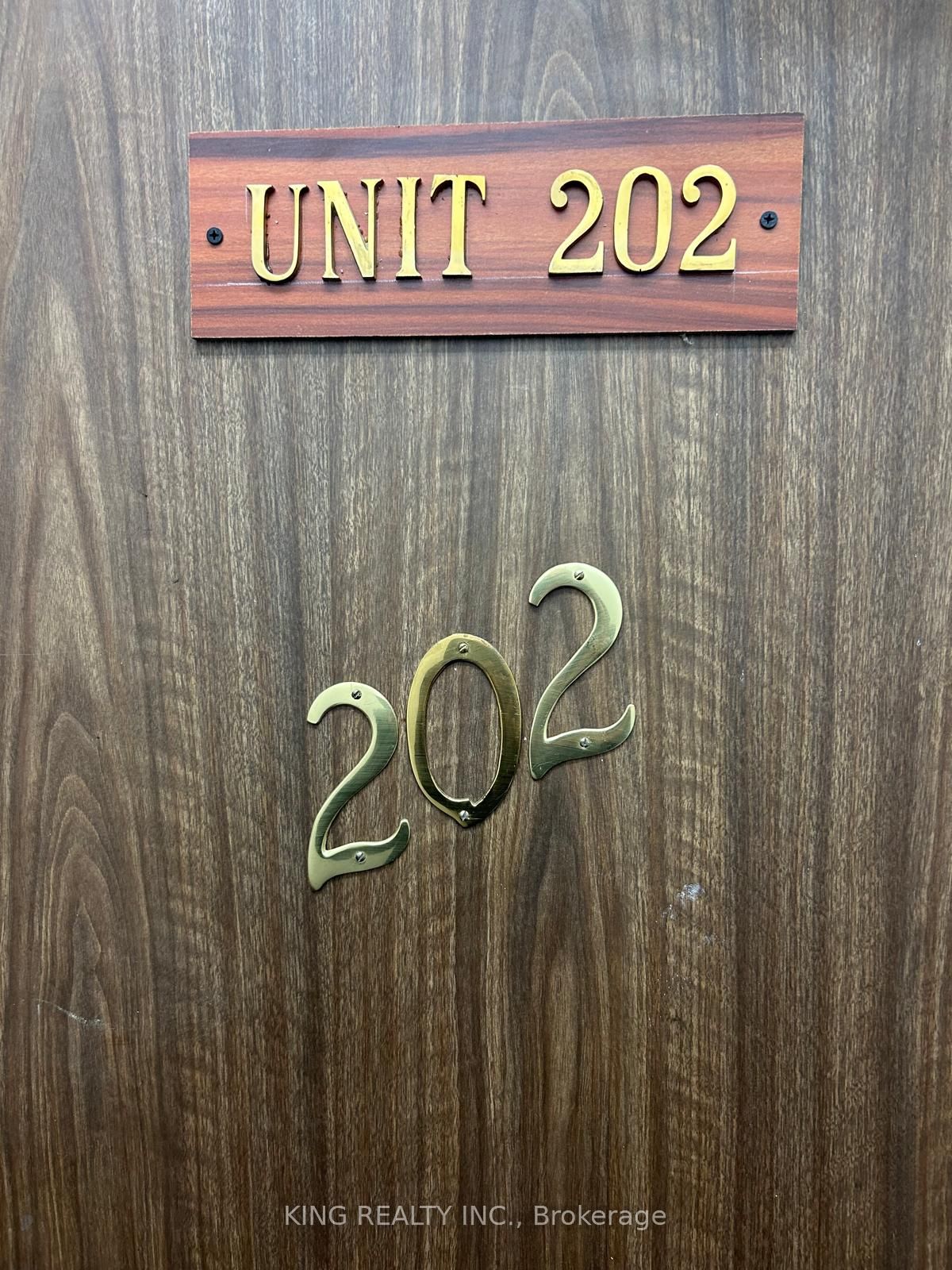 Photo 1 of 9 — 2 Elm Grove Avenue 202, Toronto, ON M6K 2J1
