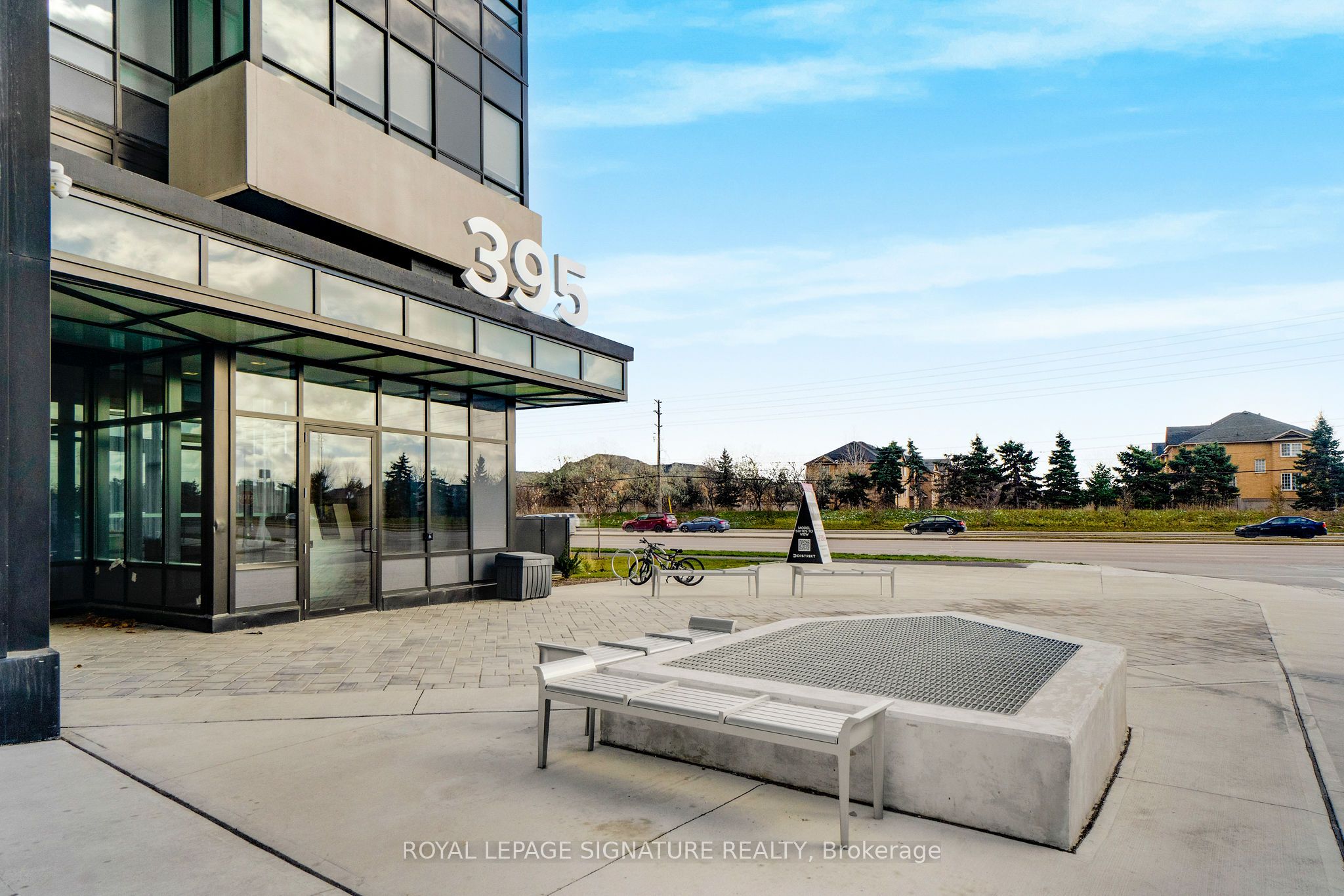 395 Dundas Street W 234