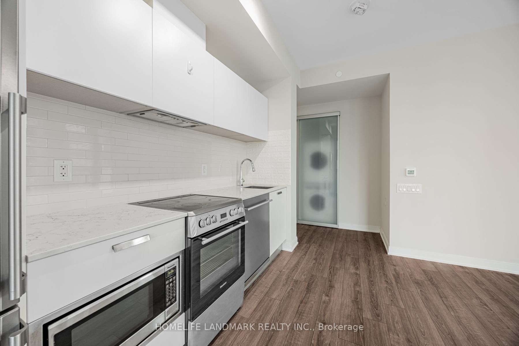 50 Charles Street E 2305