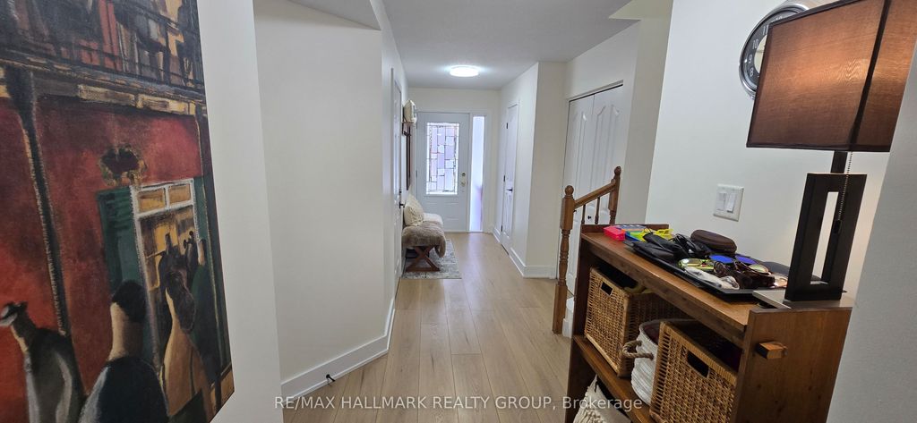 Photo of 158 Fordham Private, Carlington - Central Park, ON K2C 4G5 (MLS # X13044430)
