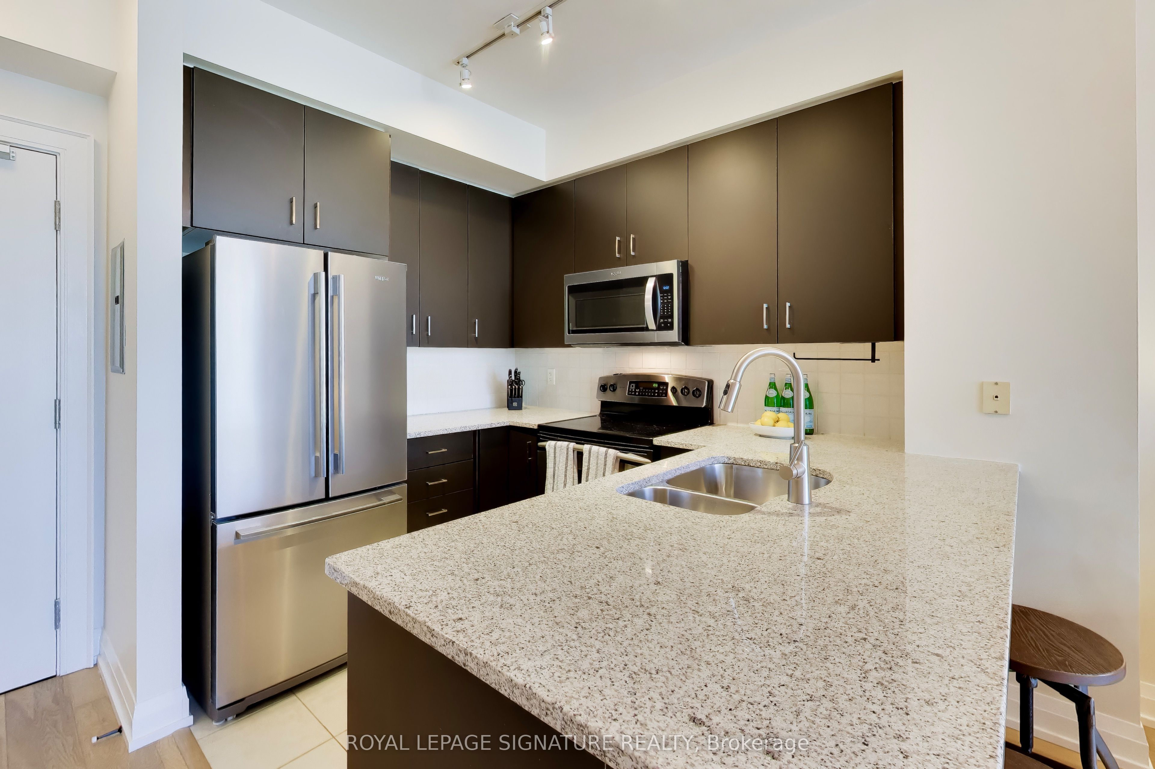 438 King Street W 1219