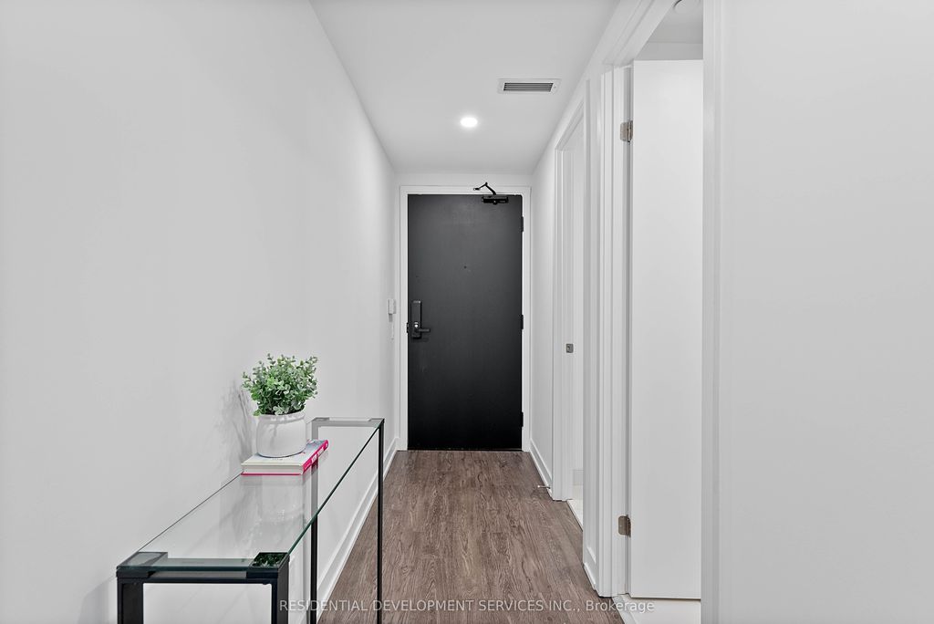 Photo of 88 Queen Street #815, Toronto, ON M5C 0B6 (MLS # C13083688)