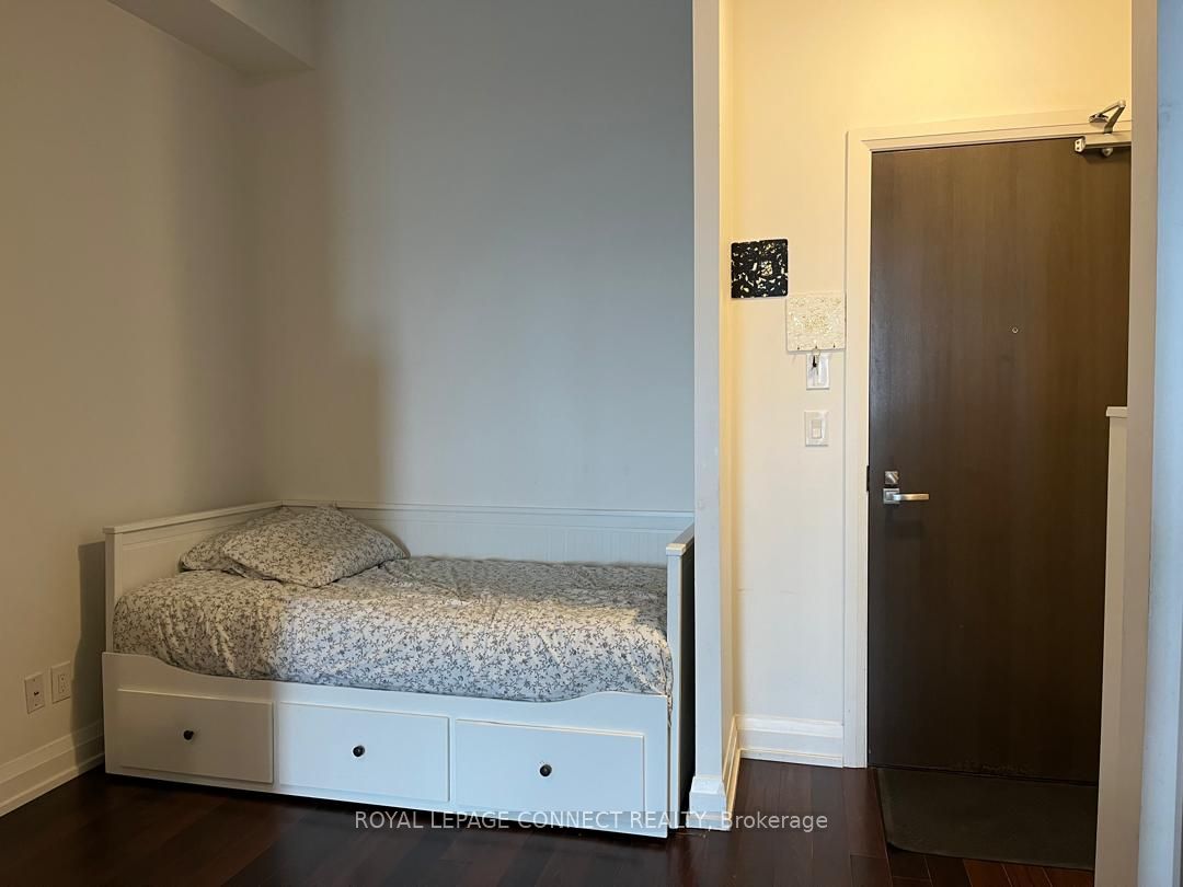 7171 Yonge Street 906
