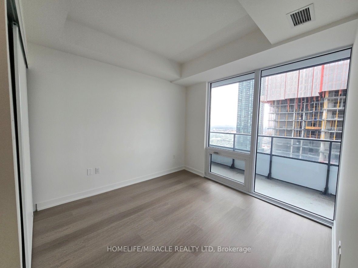 448 Burnhamthorpe Road 1712