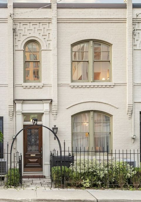 8 Belmont Street Toronto ON M5R 1P8