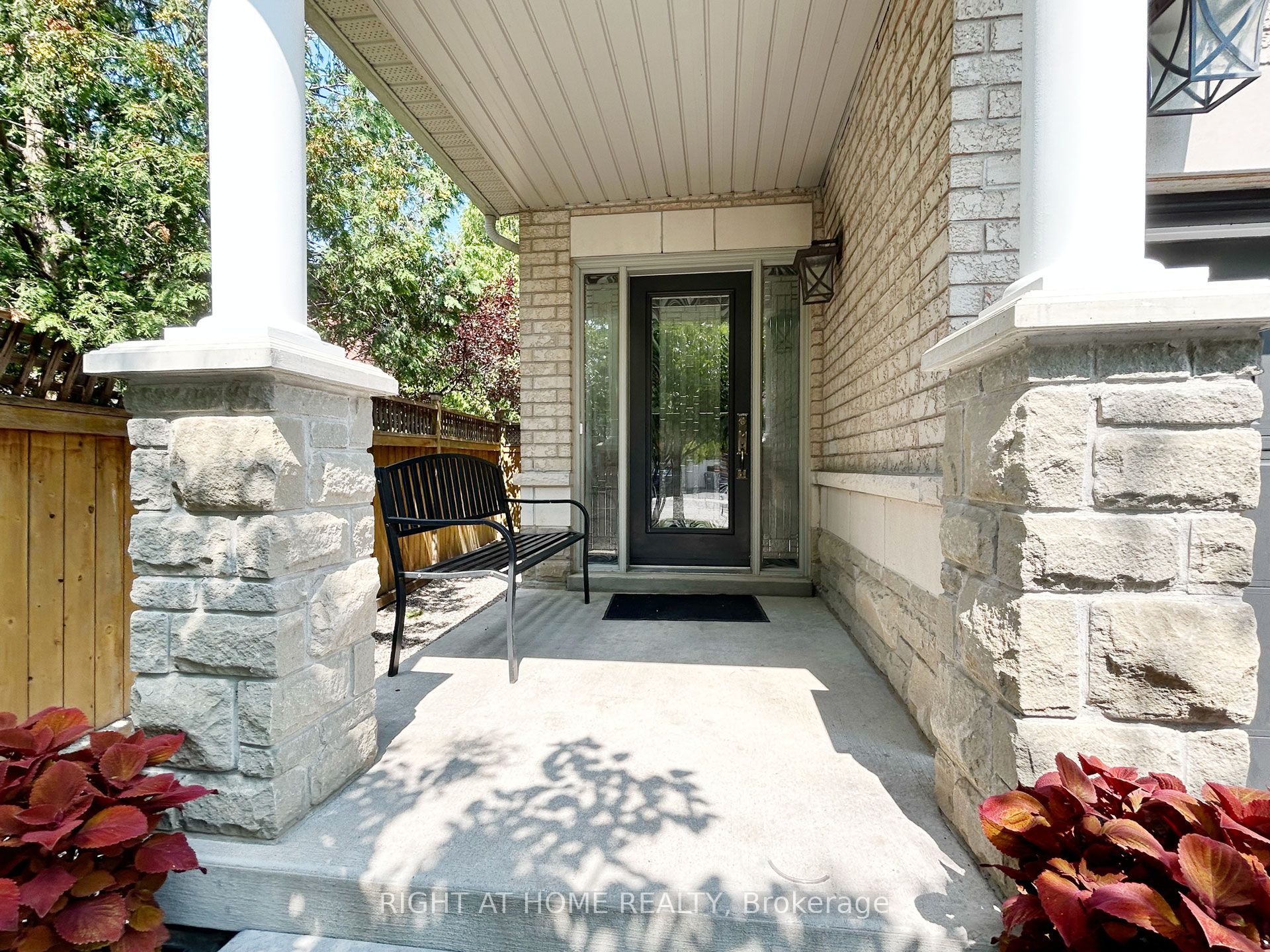 5515 Doctor Peddle Crescent