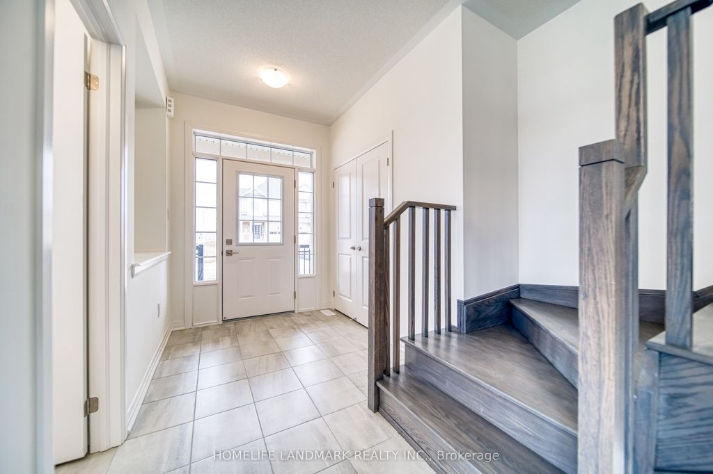 Photo of 2 Sagewood Avenue, Barrie, ON L9J 0L1 (MLS # S12842346)