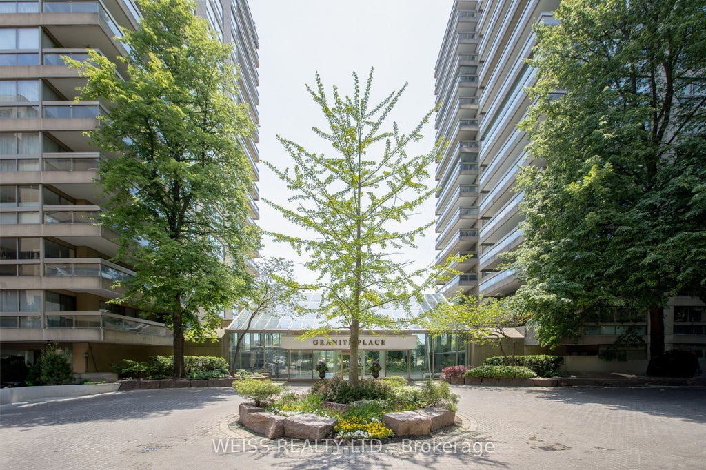 Photo of 63 St. Clair Avenue W #903, Toronto, ON M4V 2Y9 (MLS # C14093132)
