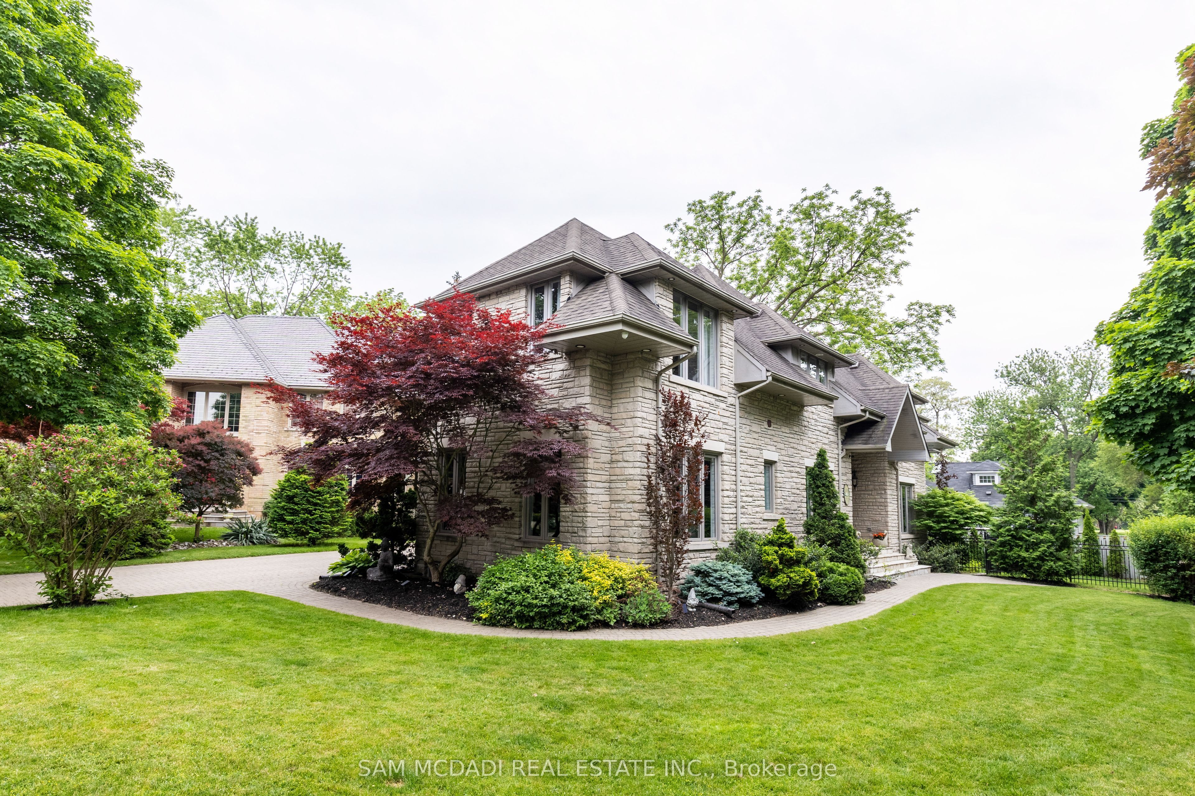 1390 Meadow Green Court