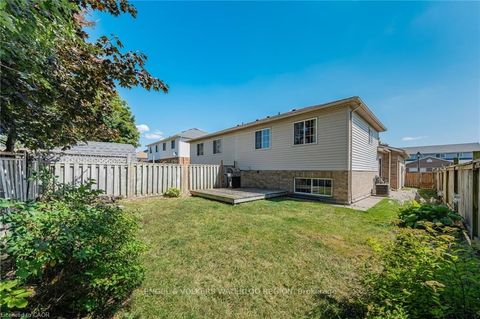 Photo of 181 Walsh Crescent, Stratford, ON N5A 7X7 (MLS # X12472550)