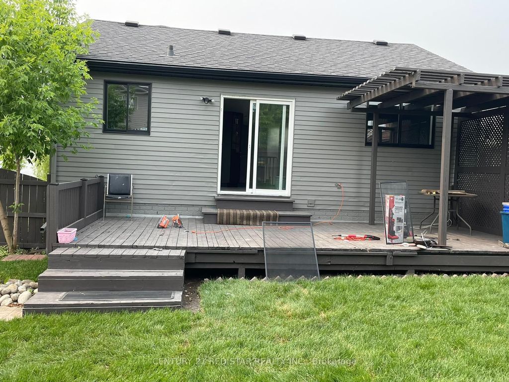 Photo of 134 Bankside Drive, Kitchener, ON N2N 3E2 (MLS # X12809524)