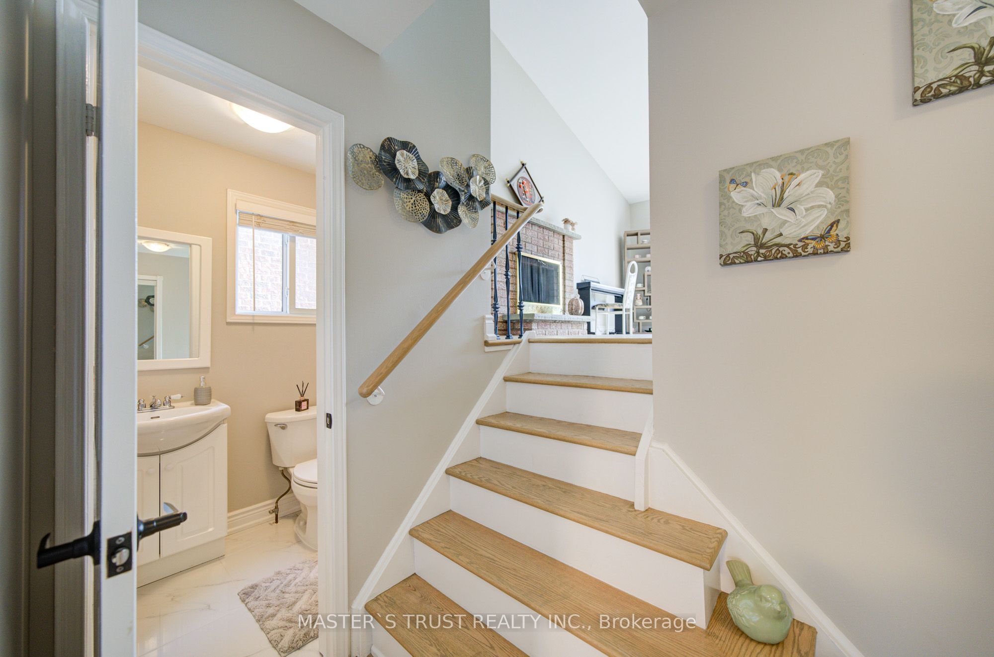 1017 Lucerne Crescent