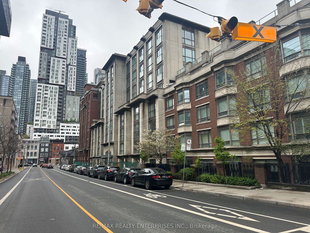 Photo of 18 Beverley Street #412, Toronto, ON M5T 3L2 (MLS # C13099988)
