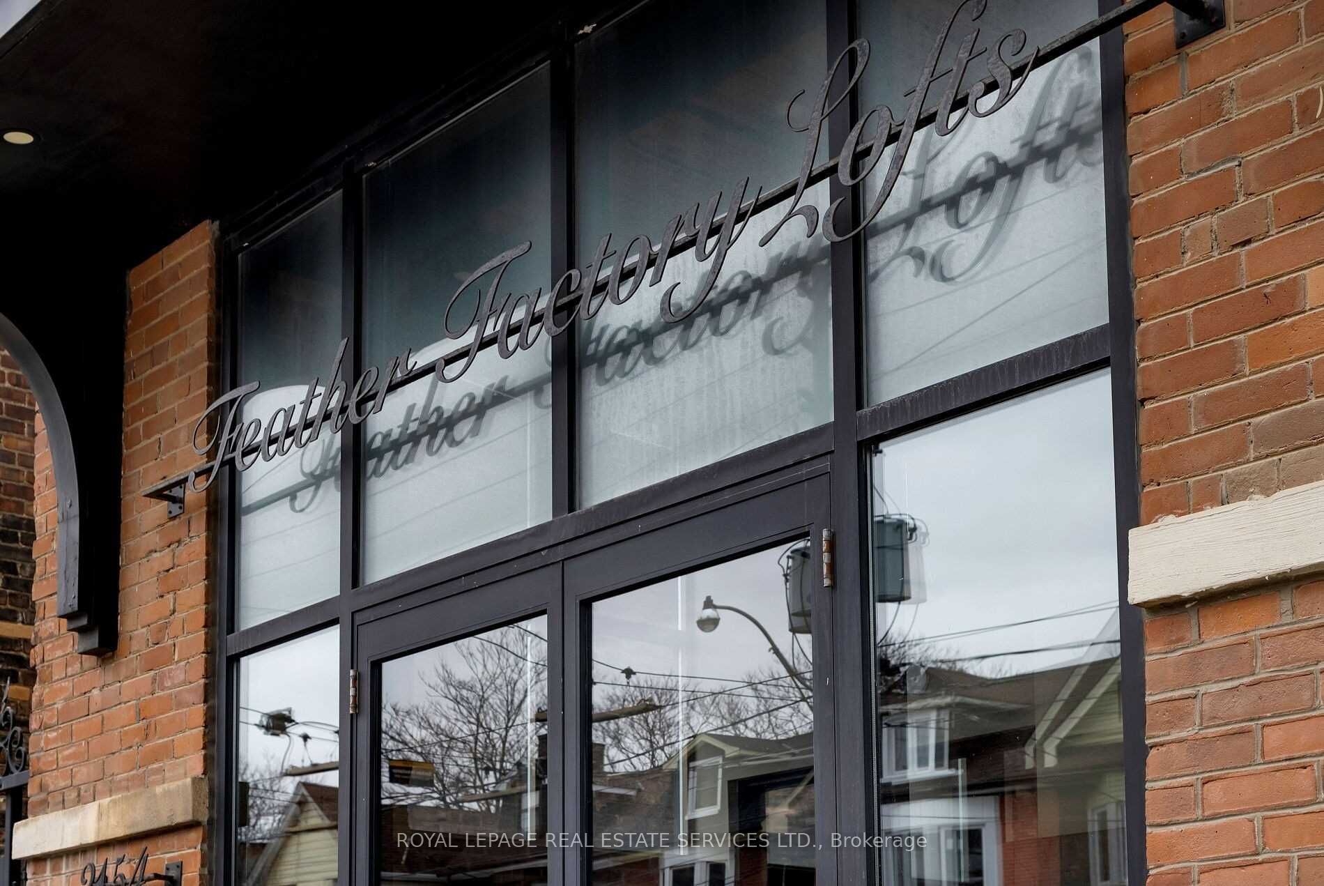 2154 Dundas Street W 405
