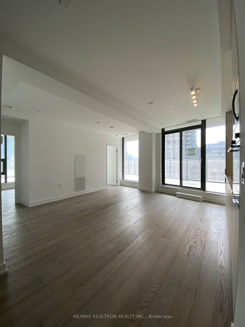 Photo of 11 Wellesley Street W #607, Toronto, ON M4Y 1E7 (MLS # C12294892)