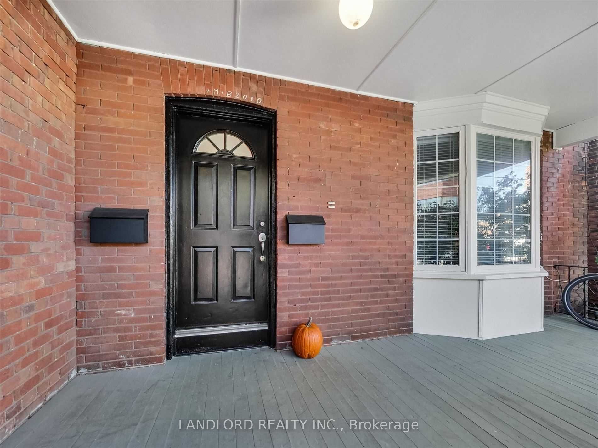 2251 Dundas Street W Main Fl