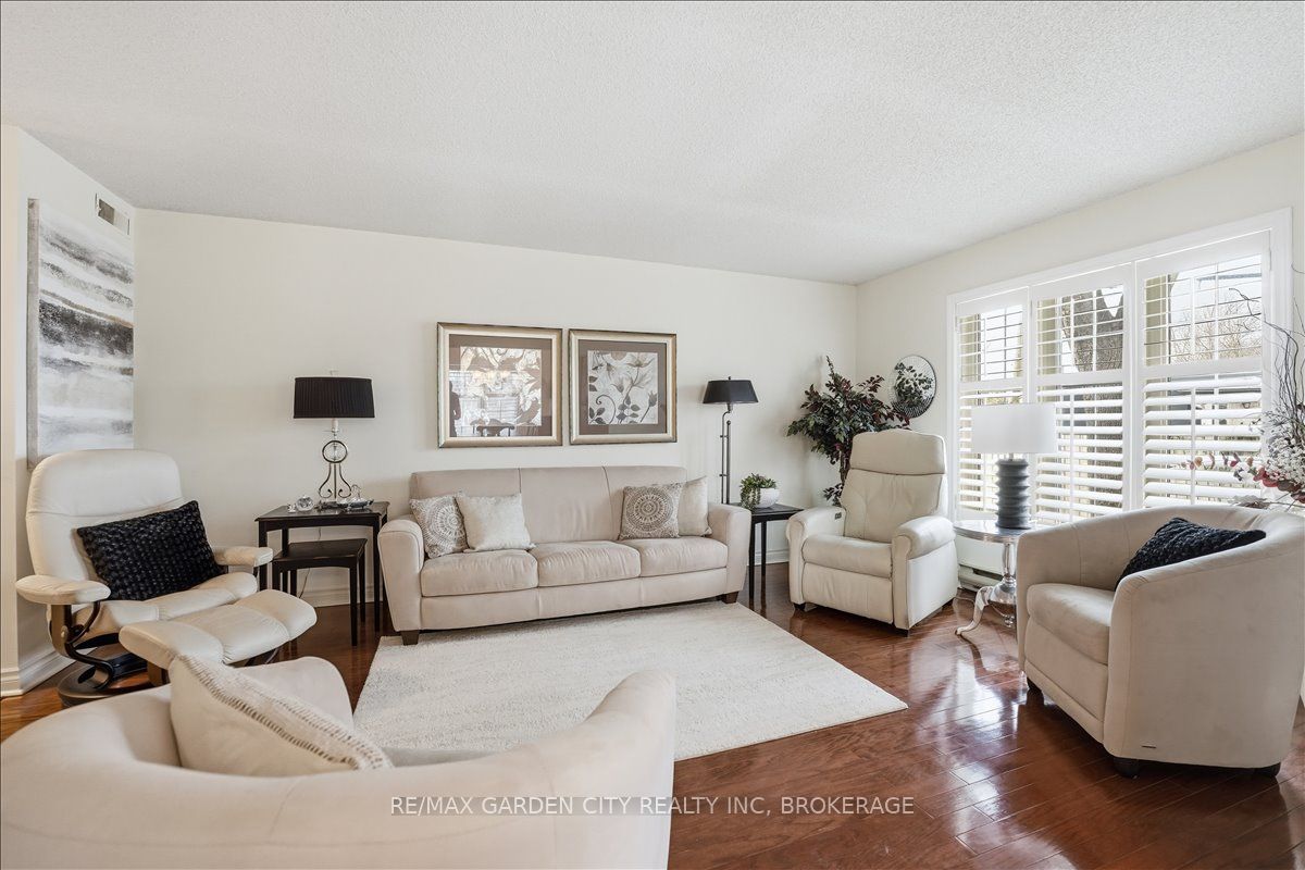 433 LINWELL Road 104