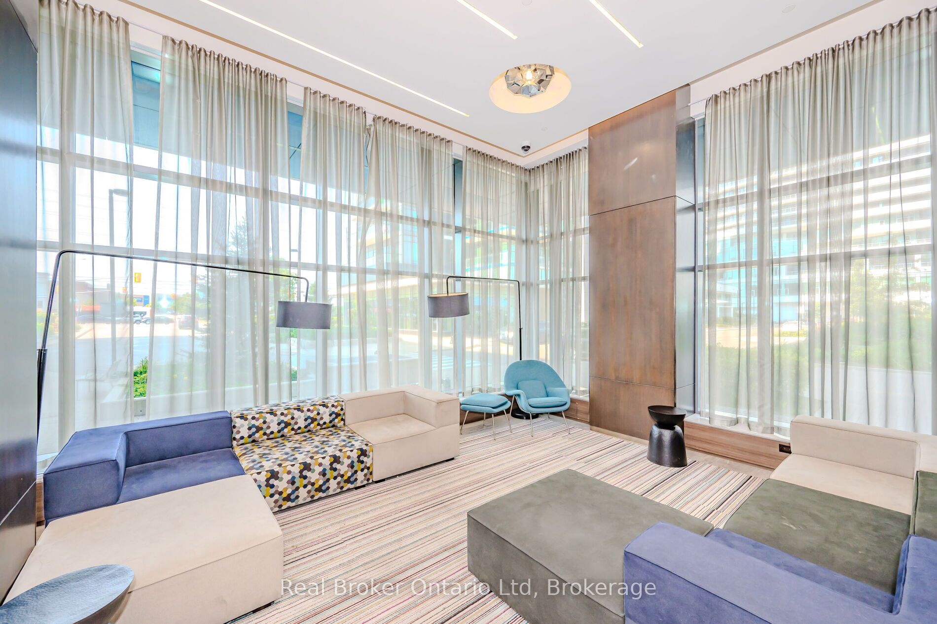 2560 Eglinton Avenue W 2104