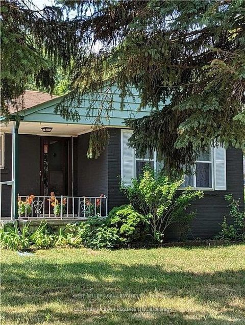 320 Ashbury Road Oakville ON L6K 2M4