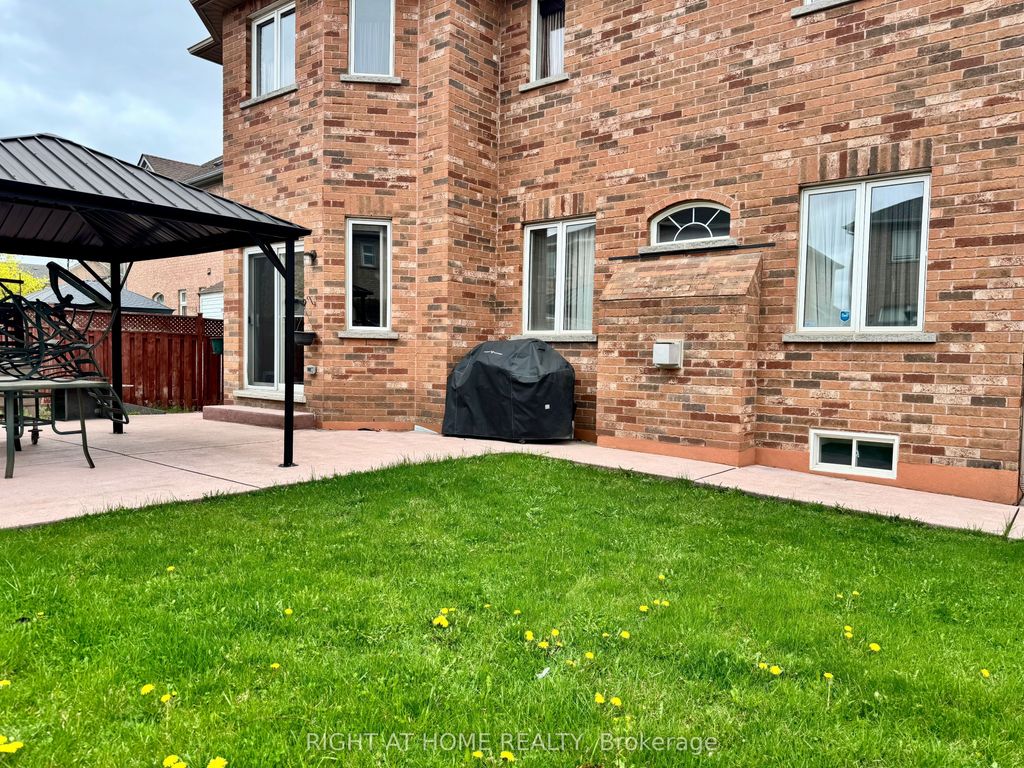 Photo of 29 Lynnvalley Crescent, Brampton, ON L6P 2E1 (MLS # W13066576)