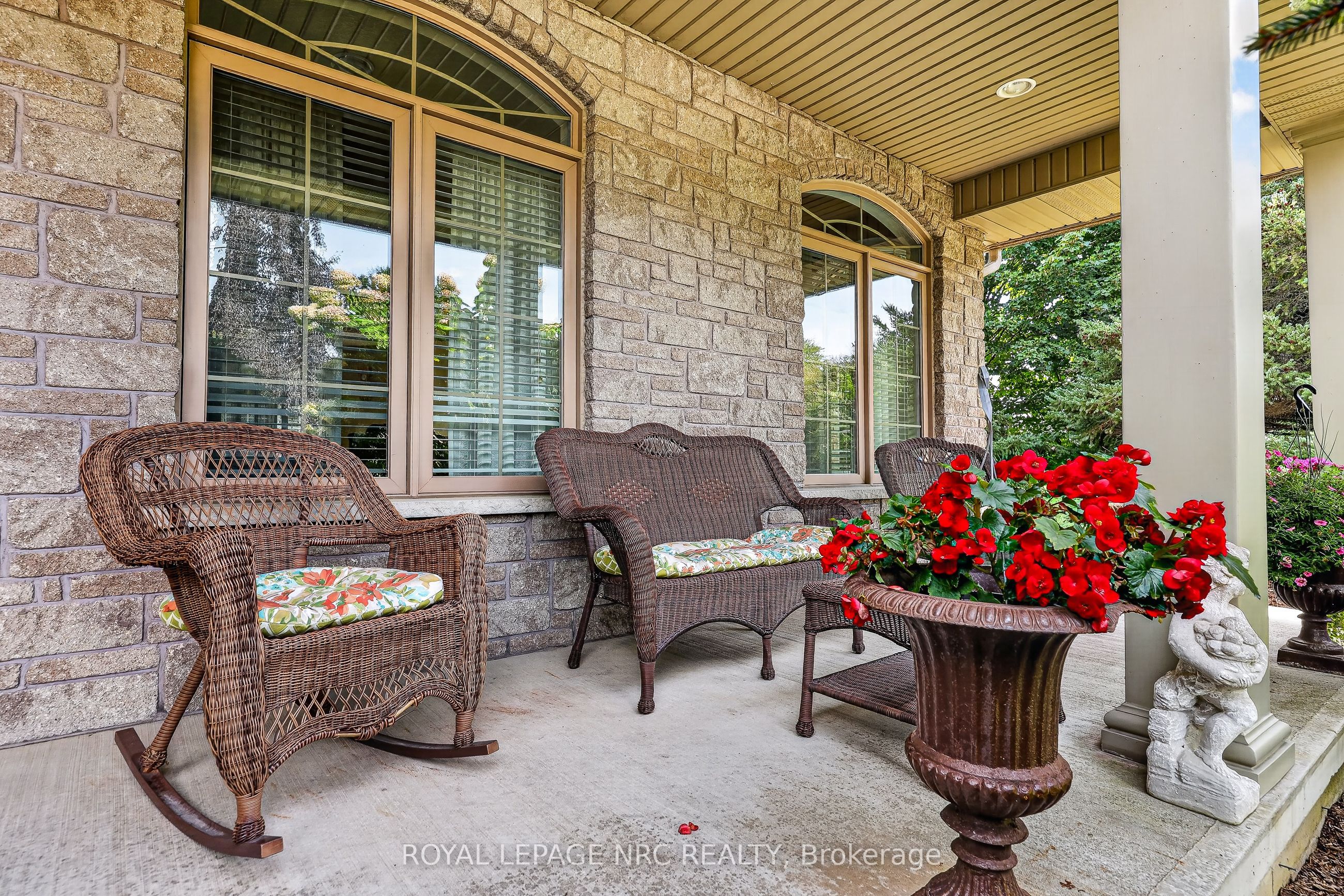 400 Lakeview Drive