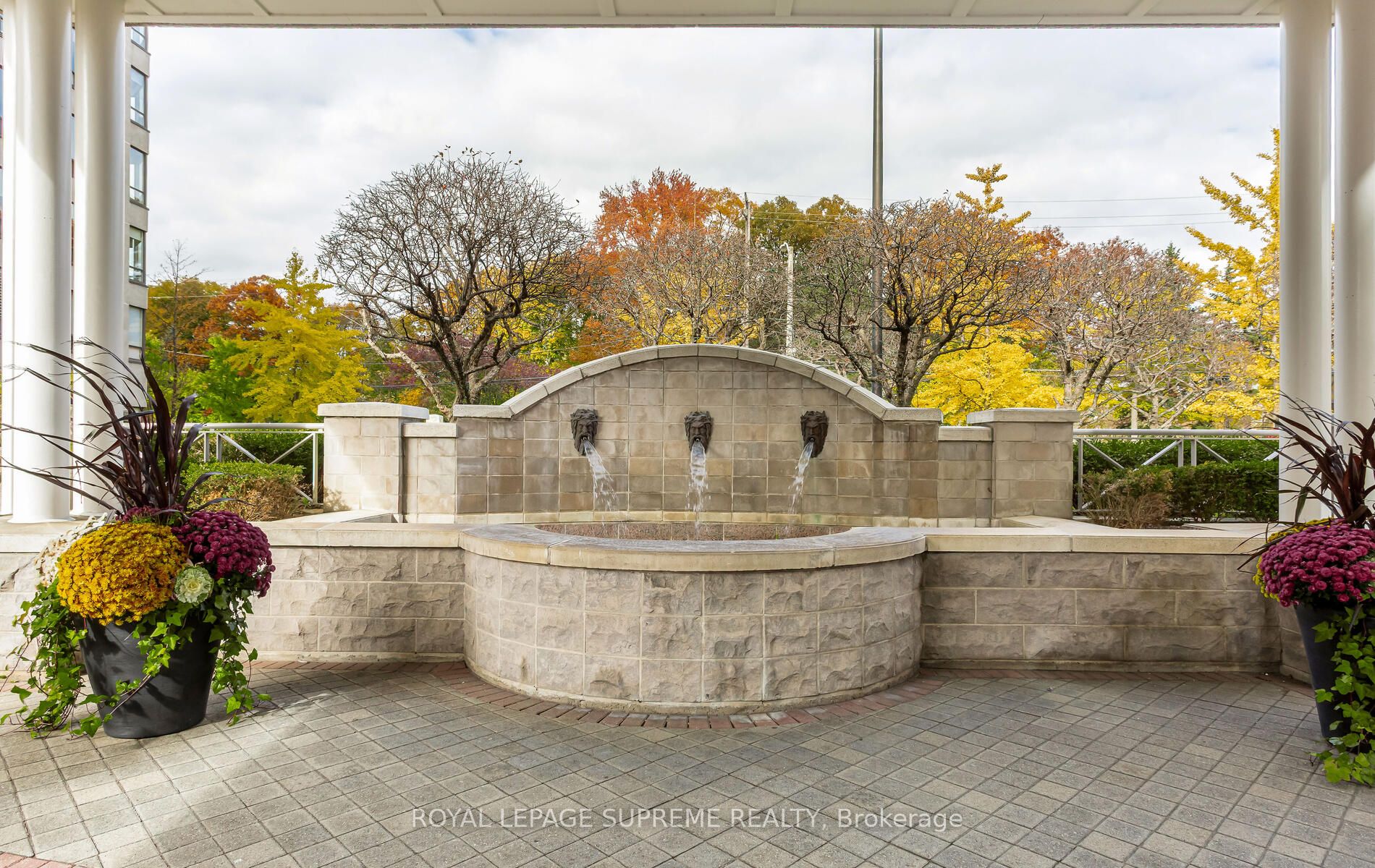 1 Aberfoyle Crescent 1007